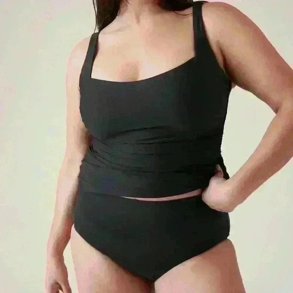 ATHLETA Women’s Black Square Neck Bra Cup Tankini Top Size 32 D/DD - Picture 1 of 9